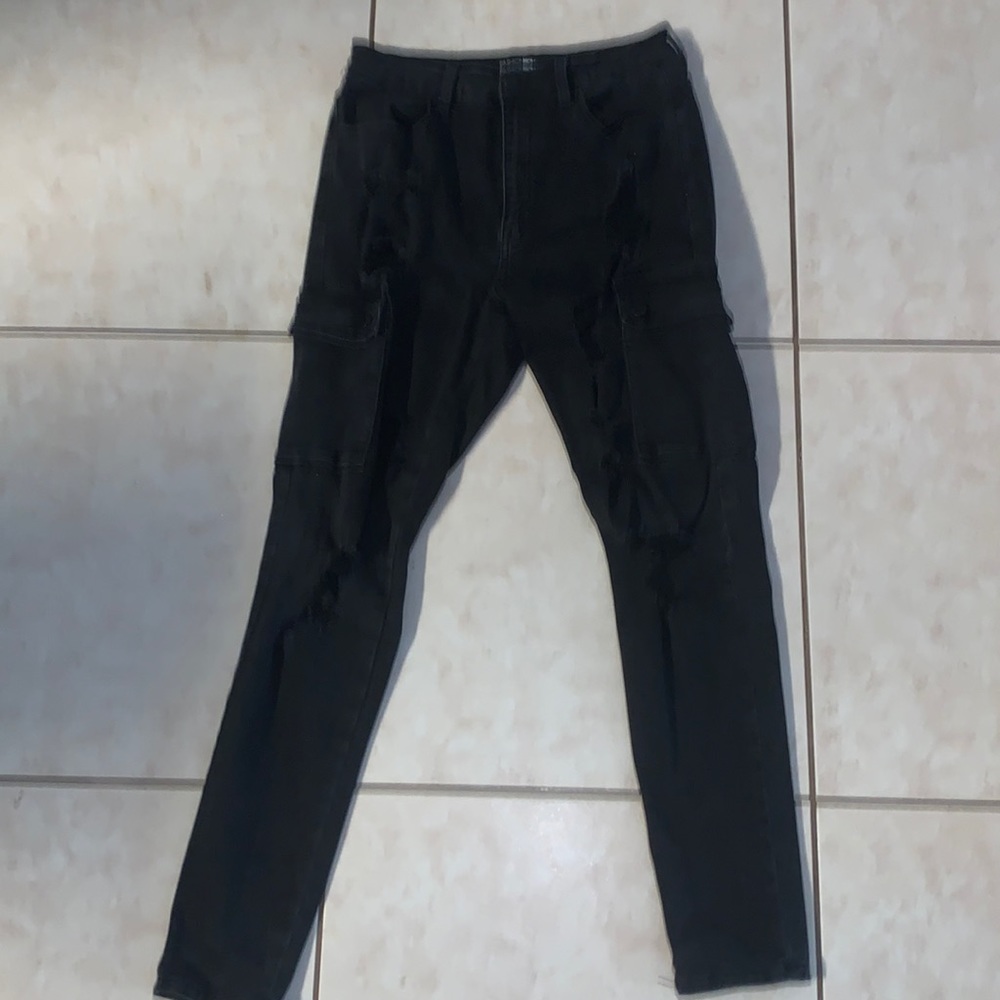 Black ripped skinny cargo jeans